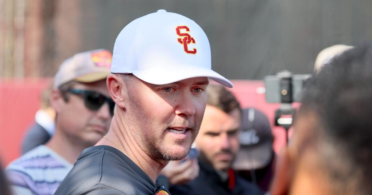 USC kicks off spring football practice with influx of young talent