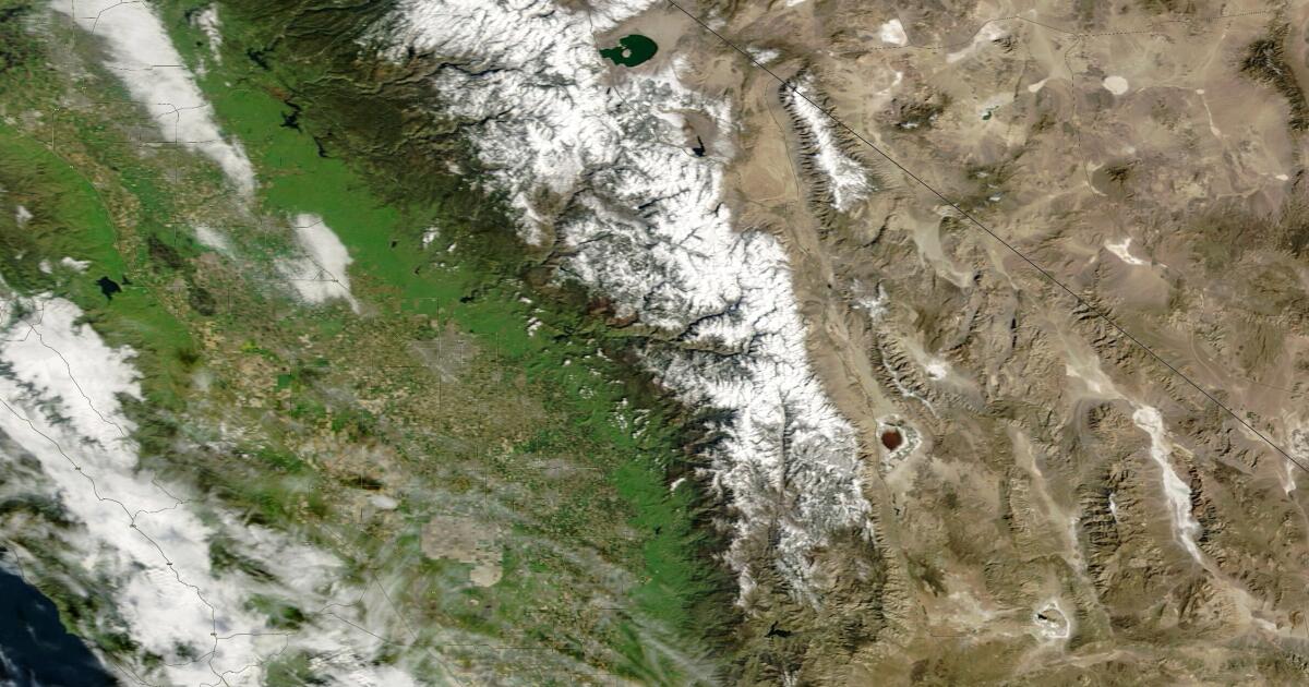 Satellite photos show California's sudden snowpack meltdown: Now you see it, now you don't