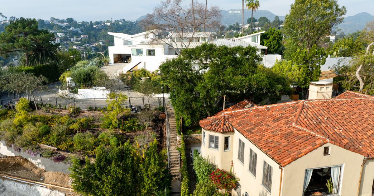 See some of Los Angeles' best architecture on these staircase walks