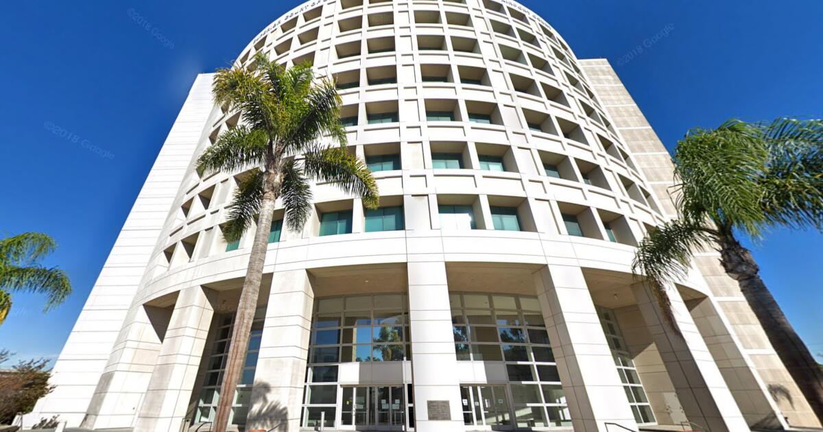 Hundreds of L.A. homes, businesses lose power during SoCal heat wave