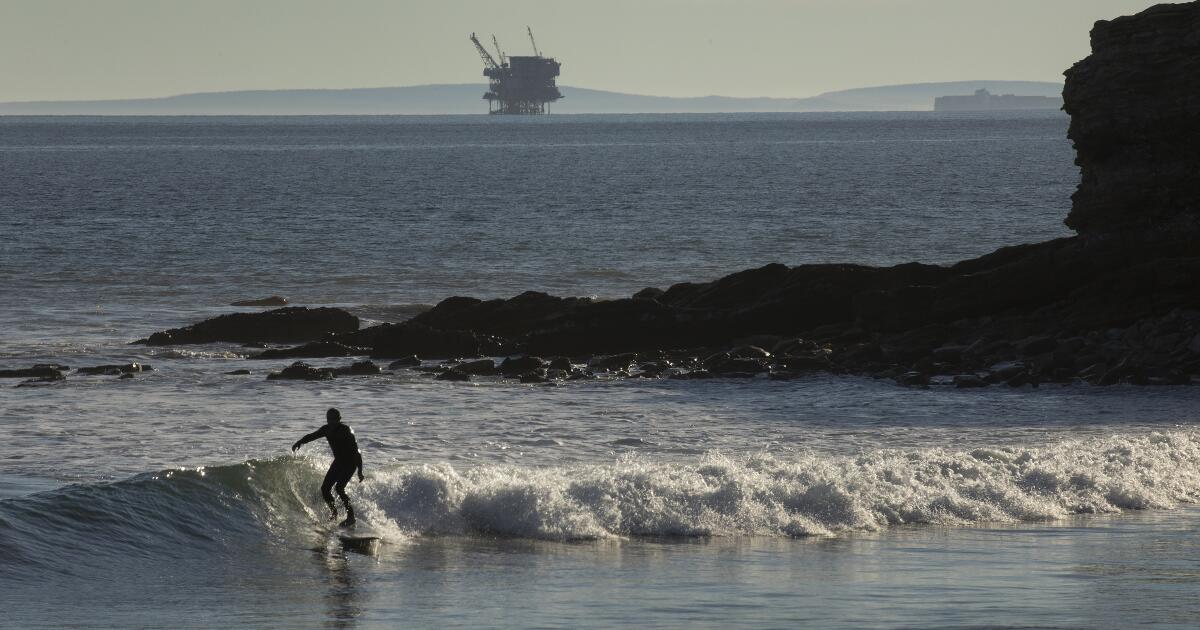 Trump administration sets stage to OK controversial offshore oil plan