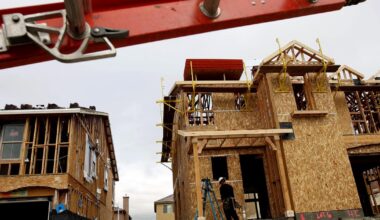 Contributor: Rent algorithms aren't the issue. California just needs more housing