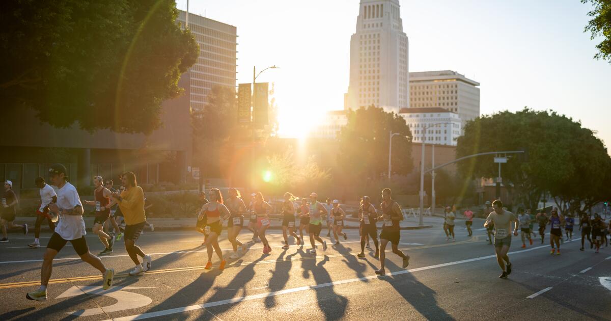 Weaker Santa Ana winds and heat hits LA