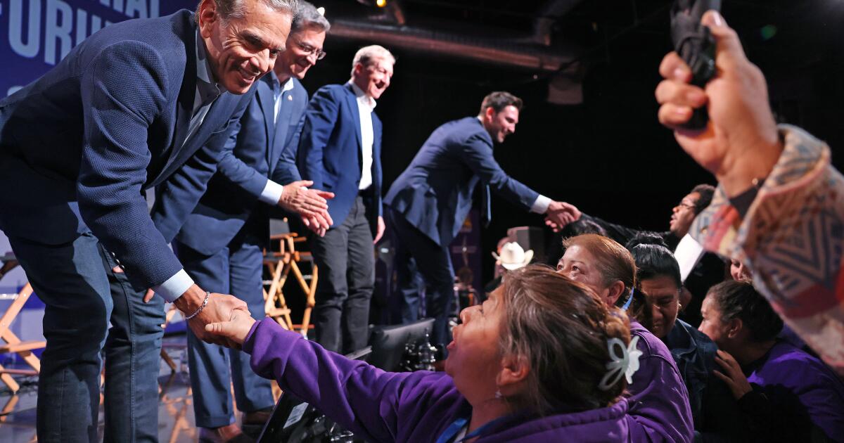 Too many Democrats in California governor's race? That's a great thing