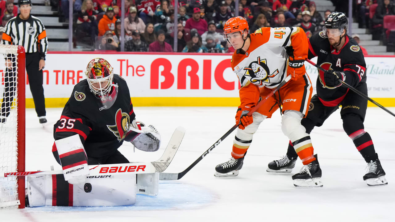 Ullmark makes 23 saves, Senators shut out Ducks