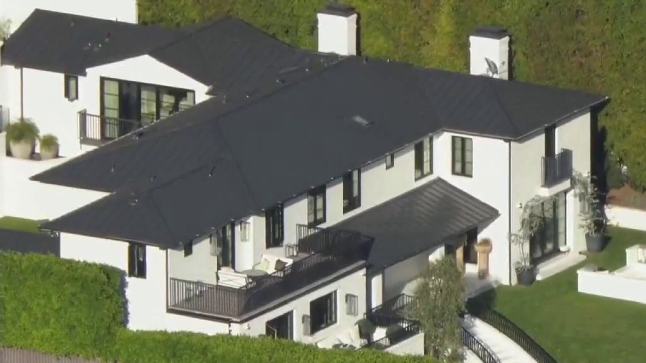 LAPD identifies suspect in Rihanna's house shooting
