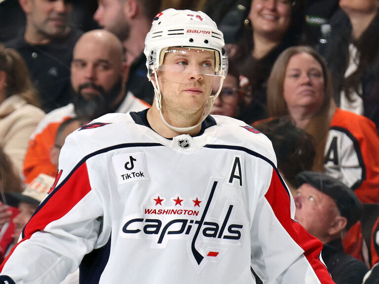 Capitals trade Carlson to Ducks in stunner