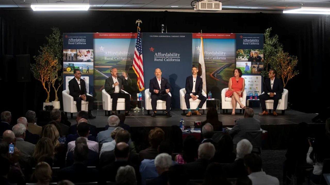 Image of California gubernatorial candidates on a stage at Fresno State