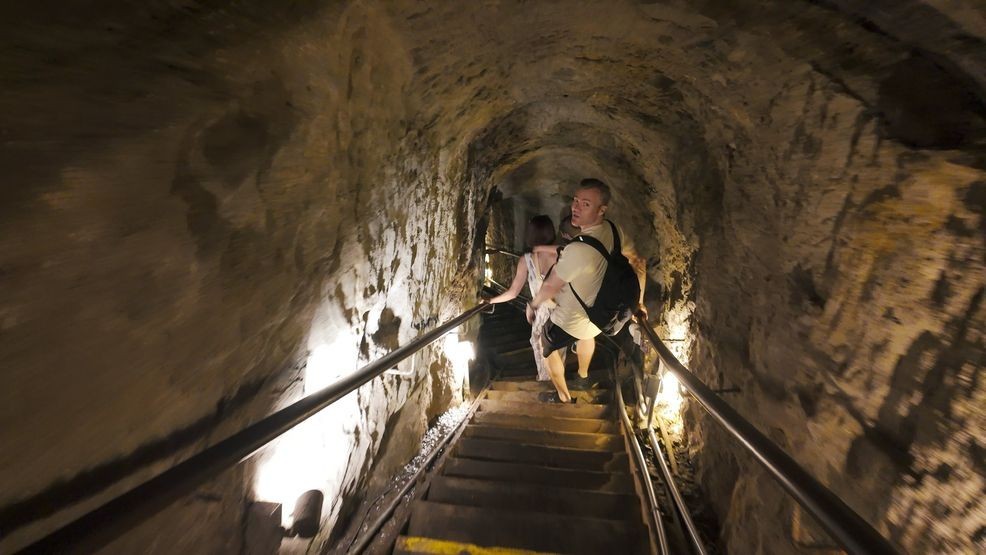 The Fontanas begin a 145-step trek to visit Sunny Jim's Cave. (Amazing America)