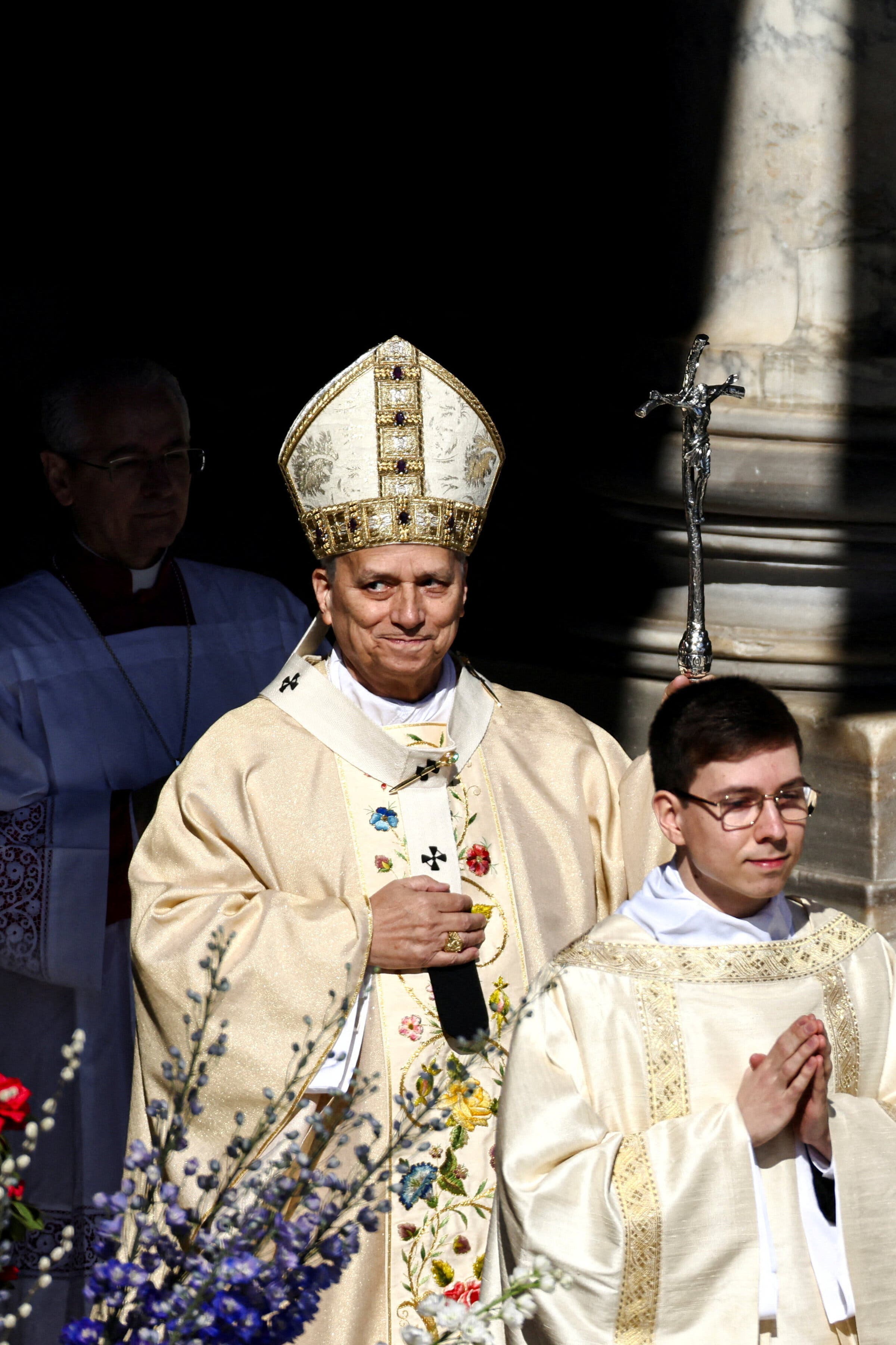 Pope Leo Calls for Peace and Condemns Violence on Easter