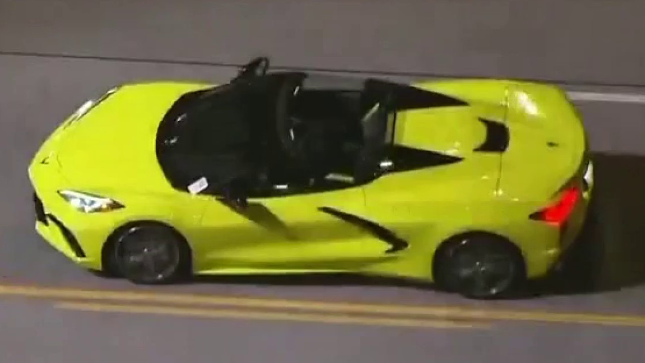 Neon green Corvette leads police chase