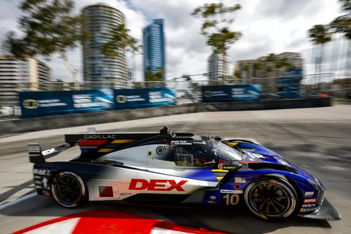 #10 Cadillac Wayne Taylor Racing Cadillac V-Series.R: Ricky Taylor, Filipe Albuquerque, Ross Gunn