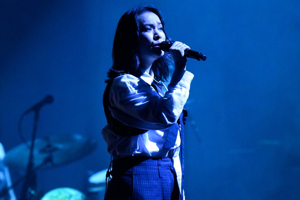 Mitski rocks Hollywood High School to kick off a 5-night residency – Pasadena Star News