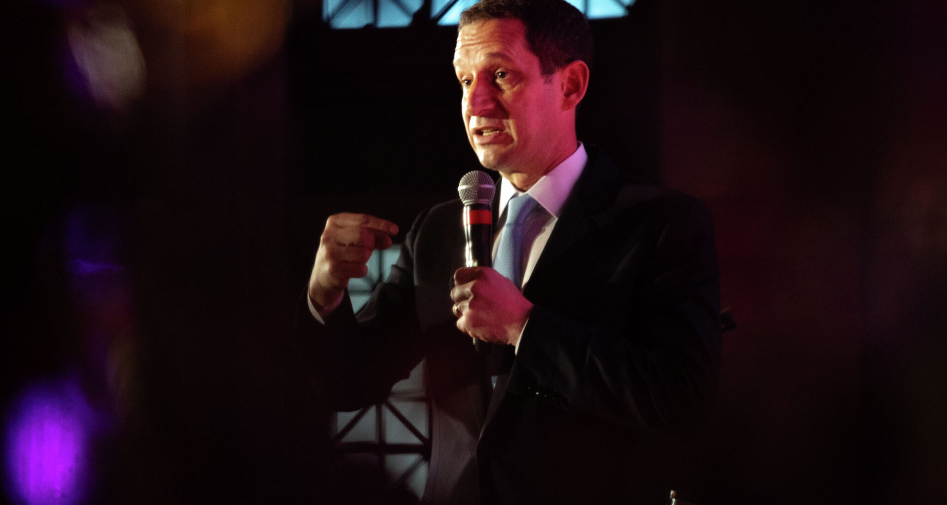 Daniel Lurie’s bodyguard shoved man before being slammed to ground