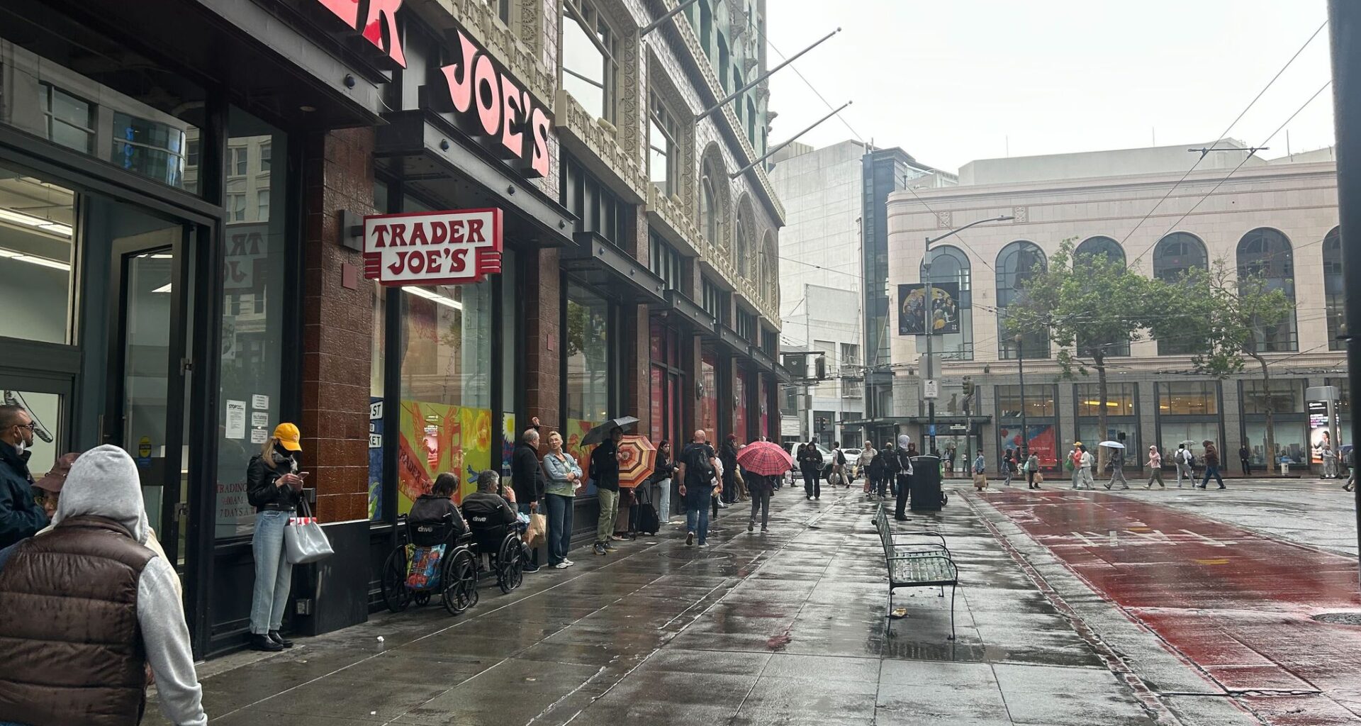 These busy San Francisco bus stops don’t have shelters, here’s why