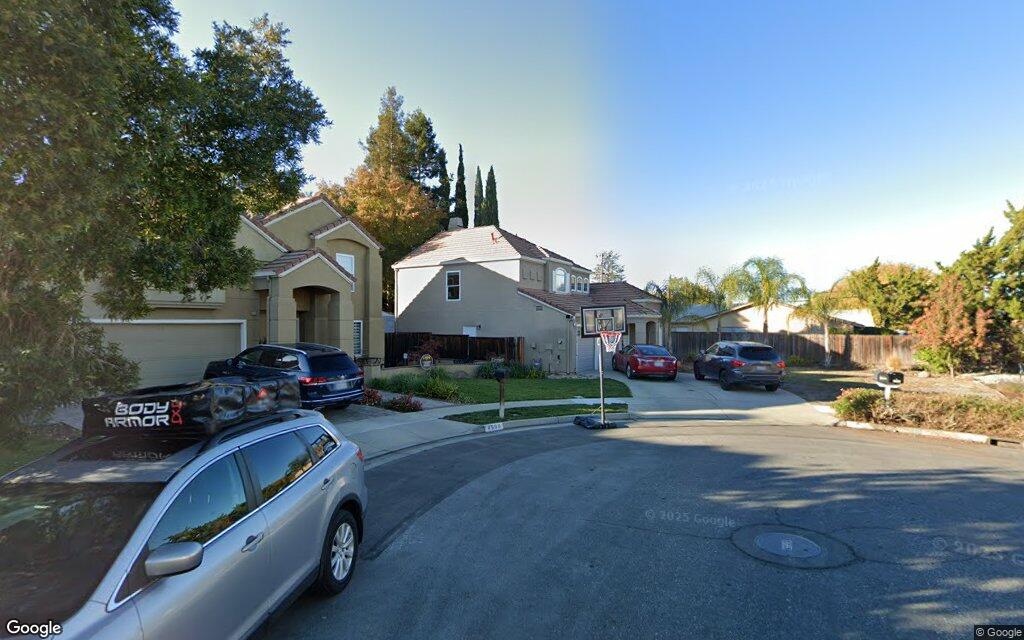 Fallstone Ct. 4593 - Google Street View