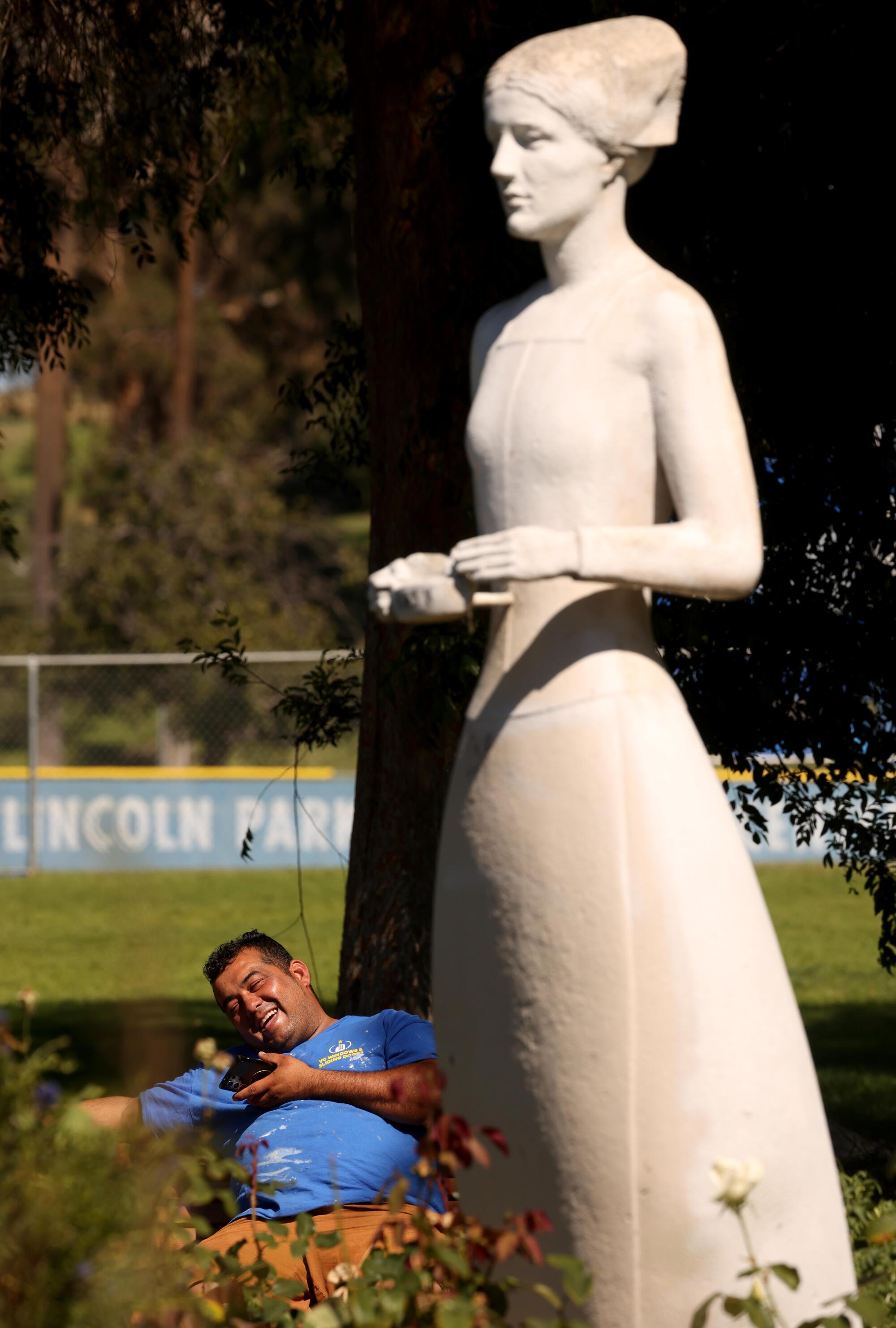 A statue of Florence Nightingale