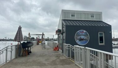 Gondola Café, offering waterside coffee service, opens – Press Telegram