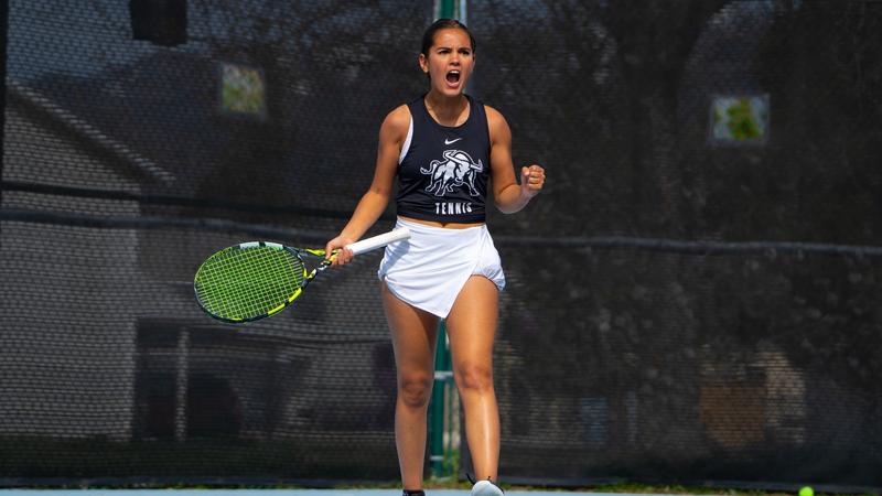 Women’s Tennis Tops Fresno State on the Road, 4-2
