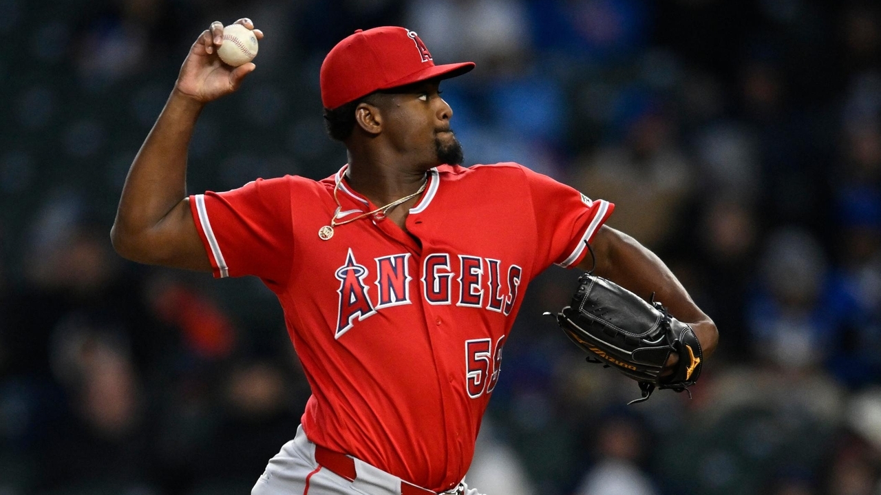 José Soriano pitches 2-hit ball over 6 scoreless innings again as Angels blank Cubs 2-0
