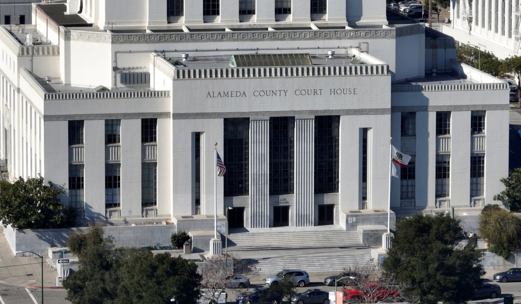 Man charged with mayhem in Oakland double face slashing