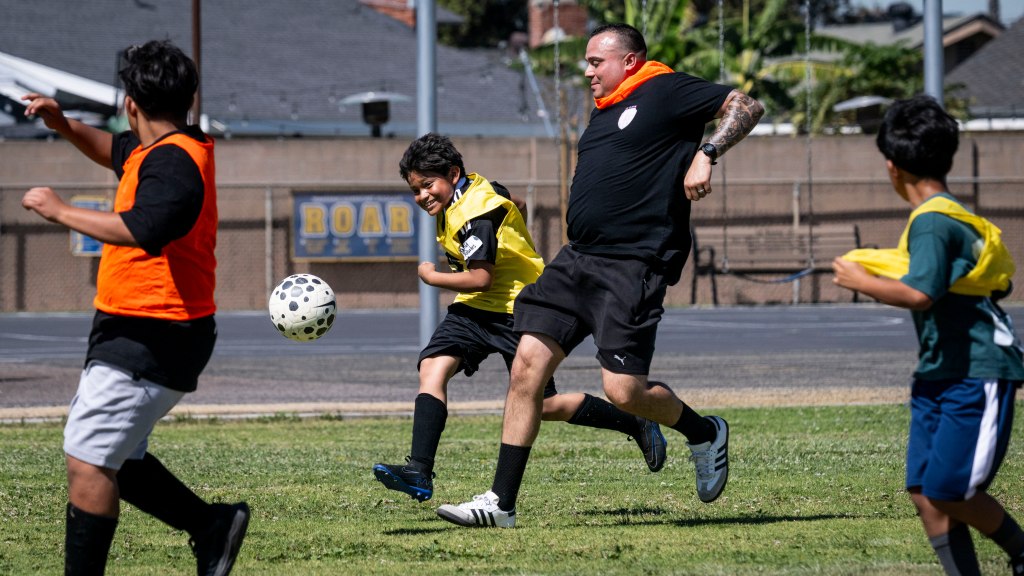 To keep kids out of the grip of gangs, OC law enforcement connect early – Orange County Register