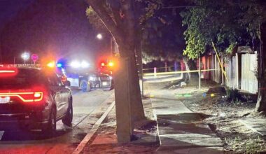 Fresno police seek suspects after man stabbed