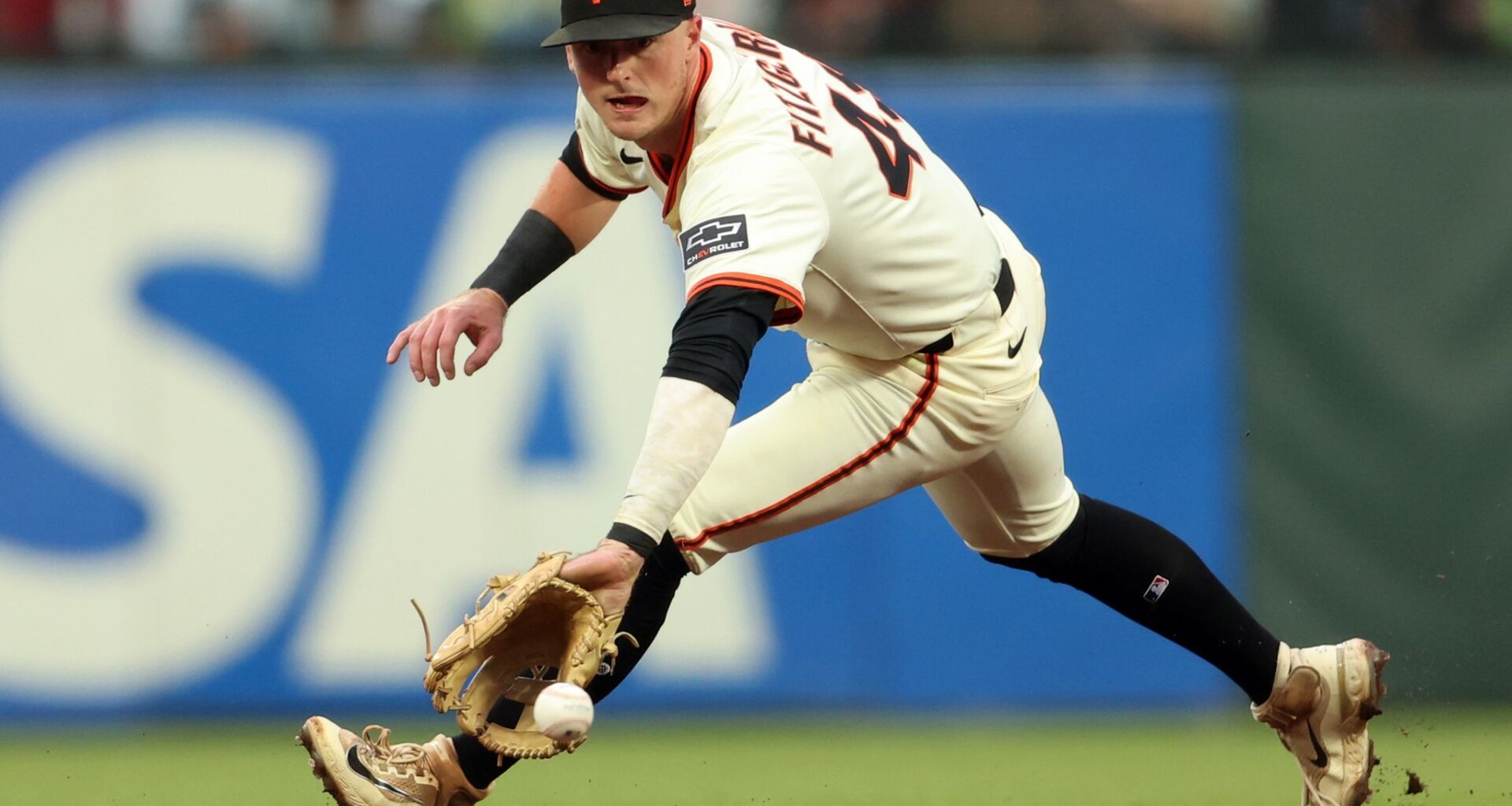 Giants send summer sensation Tyler Fitzgerald to Blue Jays for cash