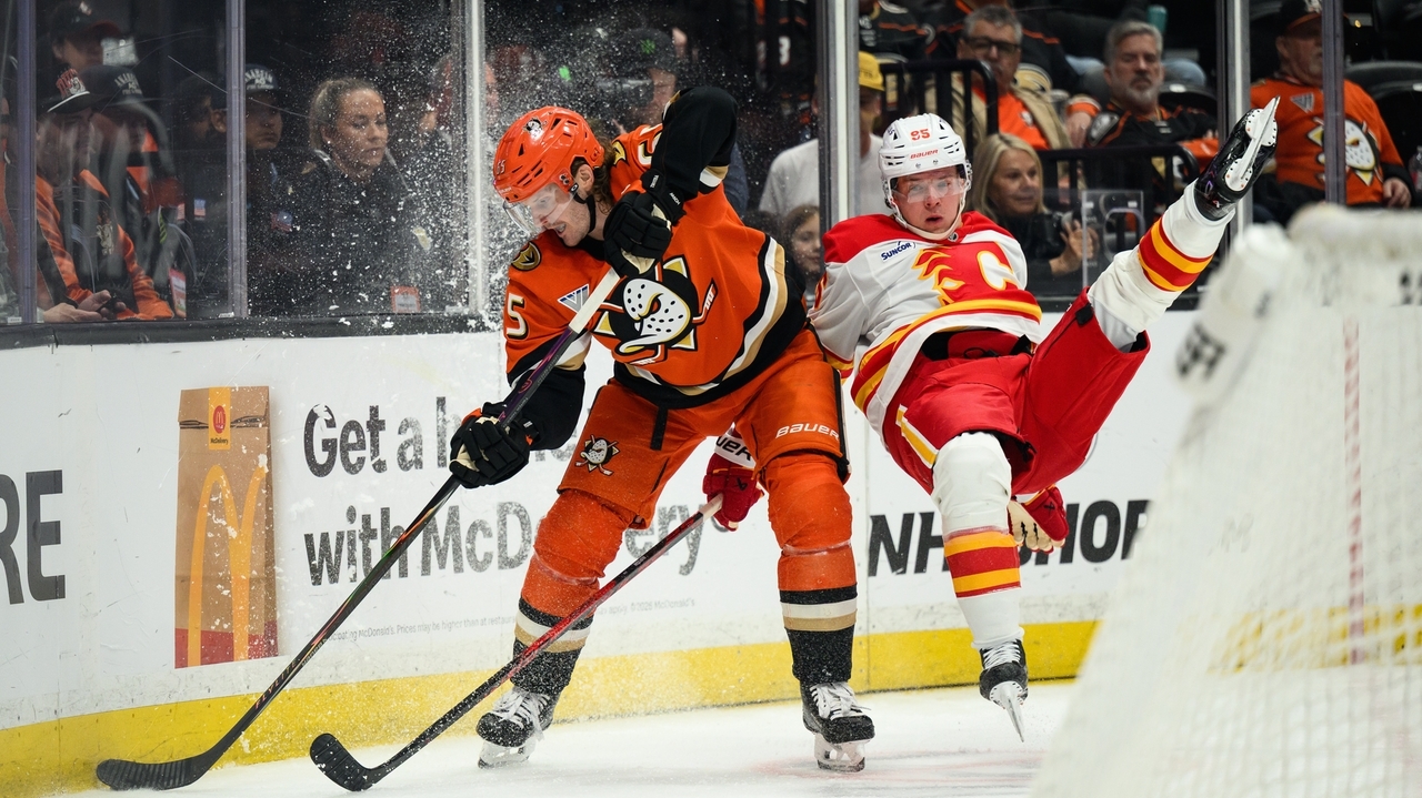 Ryan Strome scores against former team, Ducks' late-season skid extends to 5 with 5-3 loss to Flames