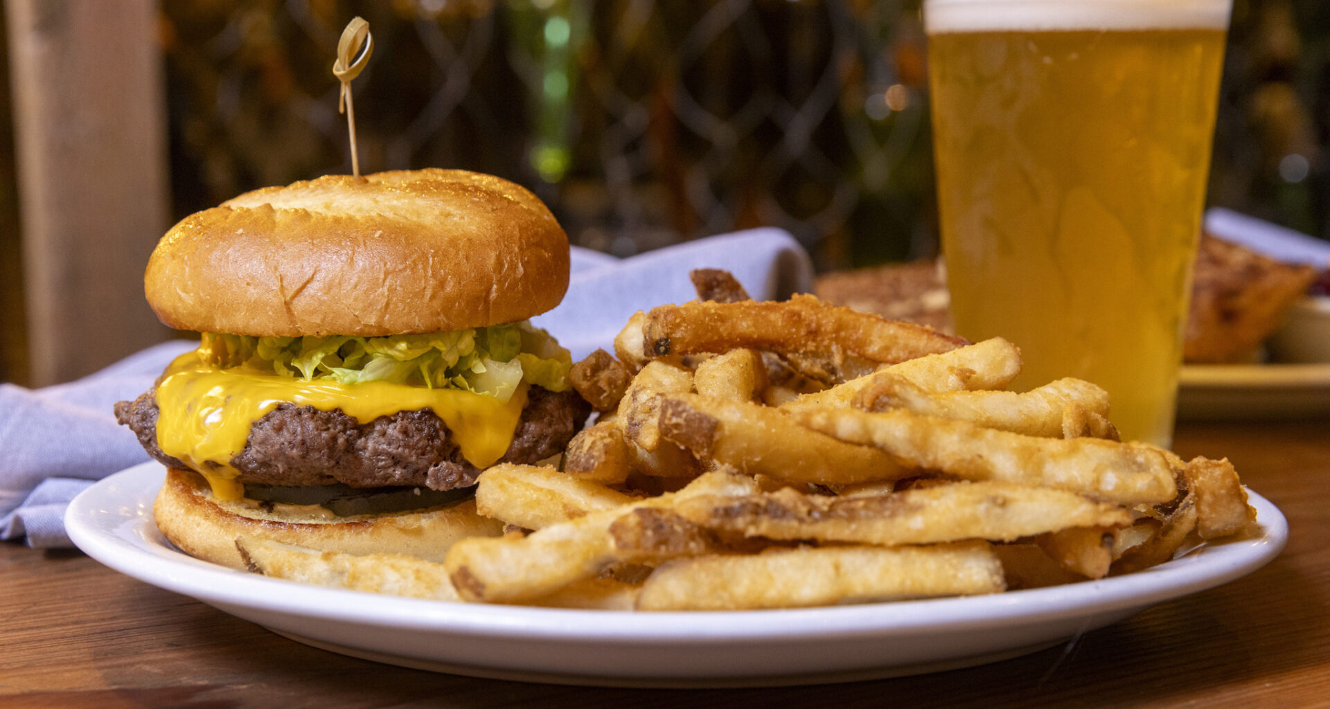 At 'the best spot in Santa Cruz,' dinner and a show for 2 is under $50