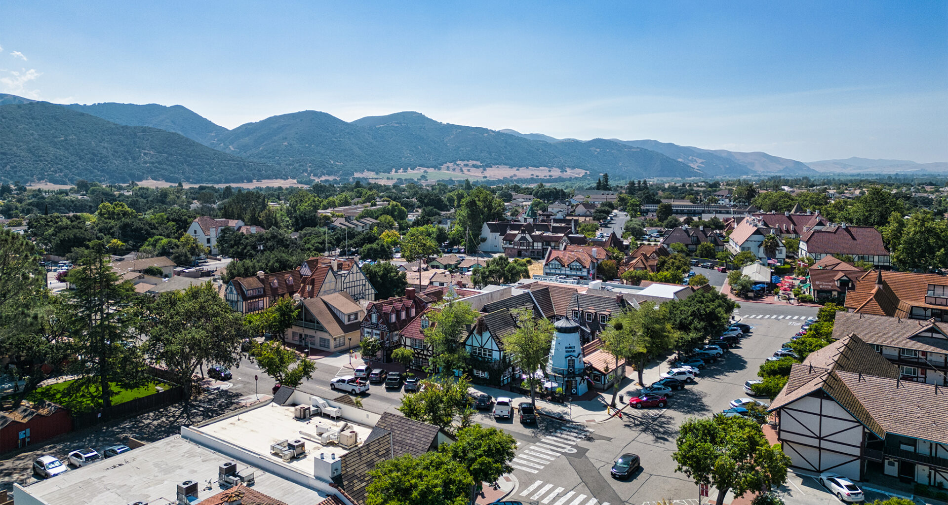 California destination pushes back against mayor's rogue app