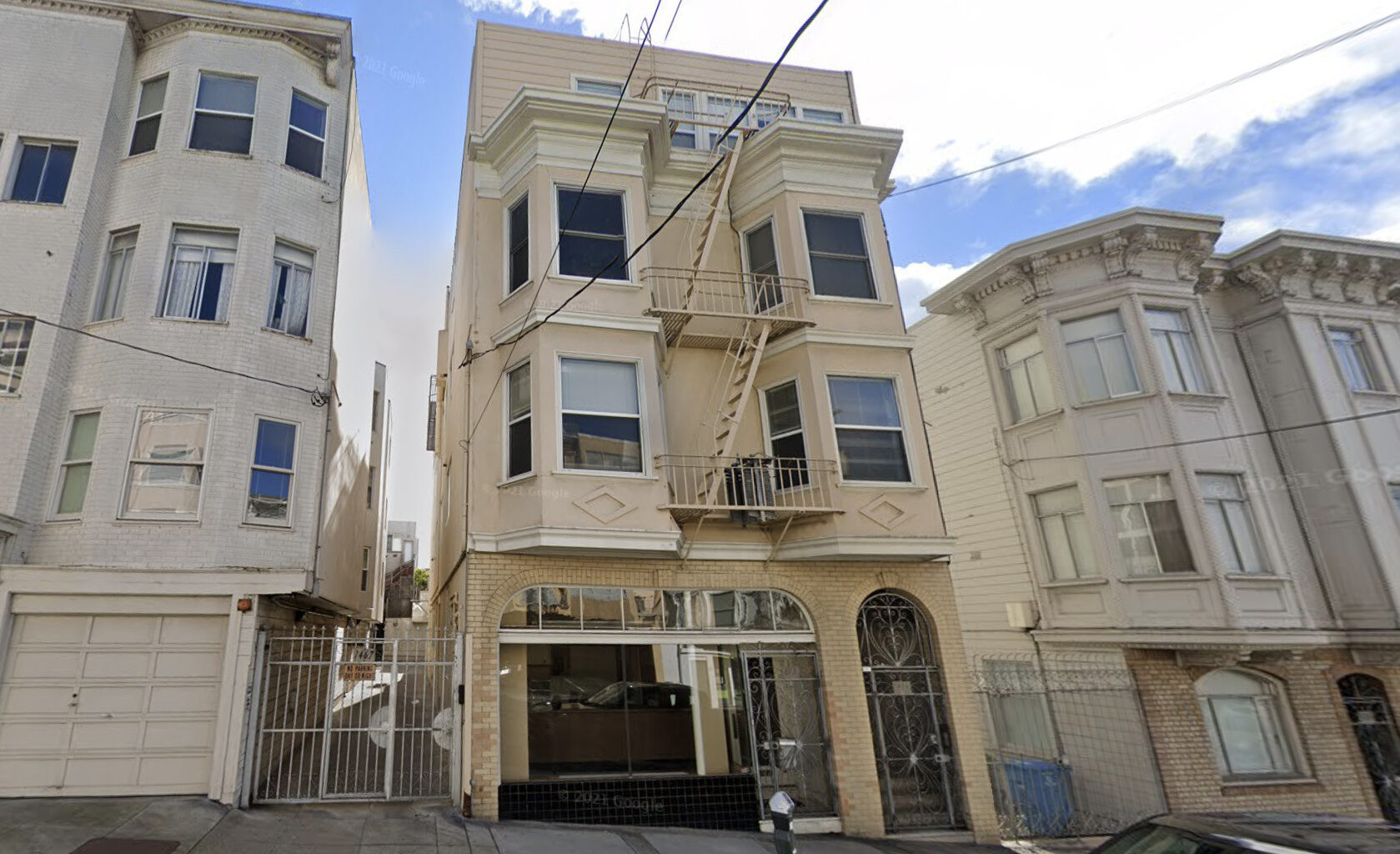 One injured as elevator plummets 3 floors in century-old SF building