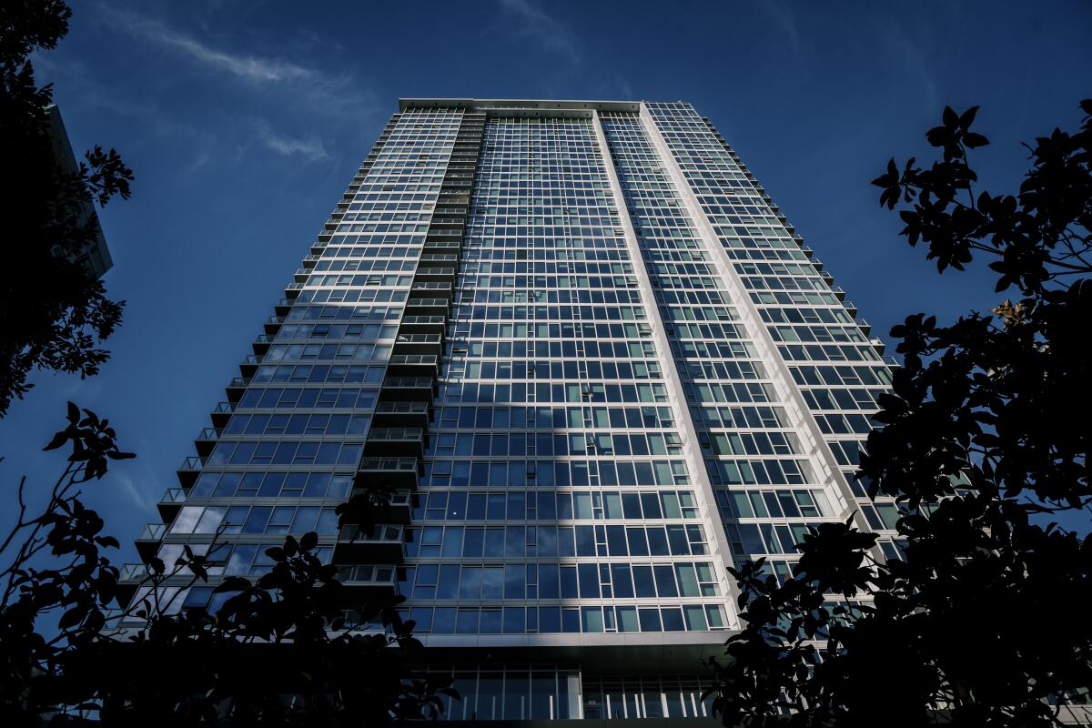 A new apartment buildingat 800 Broadway in Downtown San Diego