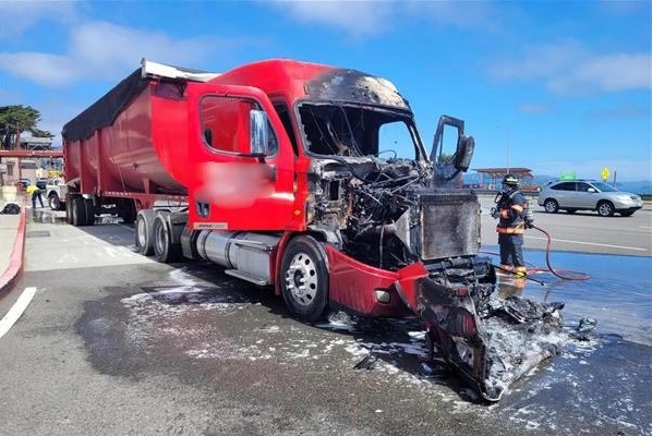 Golden Gate Bridge truck fire snarls traffic into S.F.