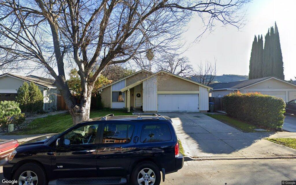 Oakberry Wy. 332 - Google Street View