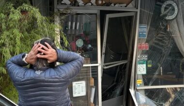 Driver allegedly crashes into Oakland restaurant three times