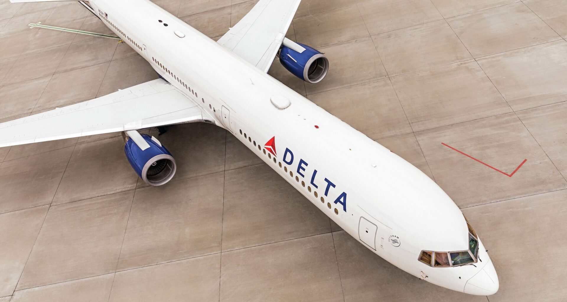 Delta flight makes emergency landing in Oakland due to ‘odor’