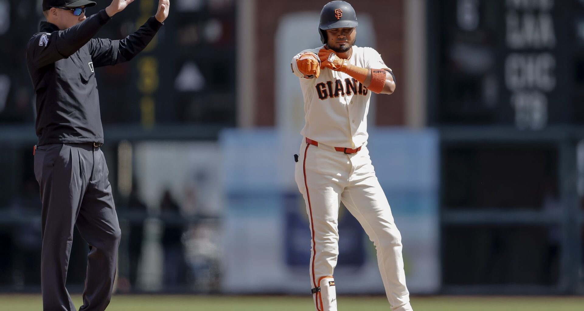 Giants know ‘everyone’s s—ting on us,’ but Vitello and Co. stay course