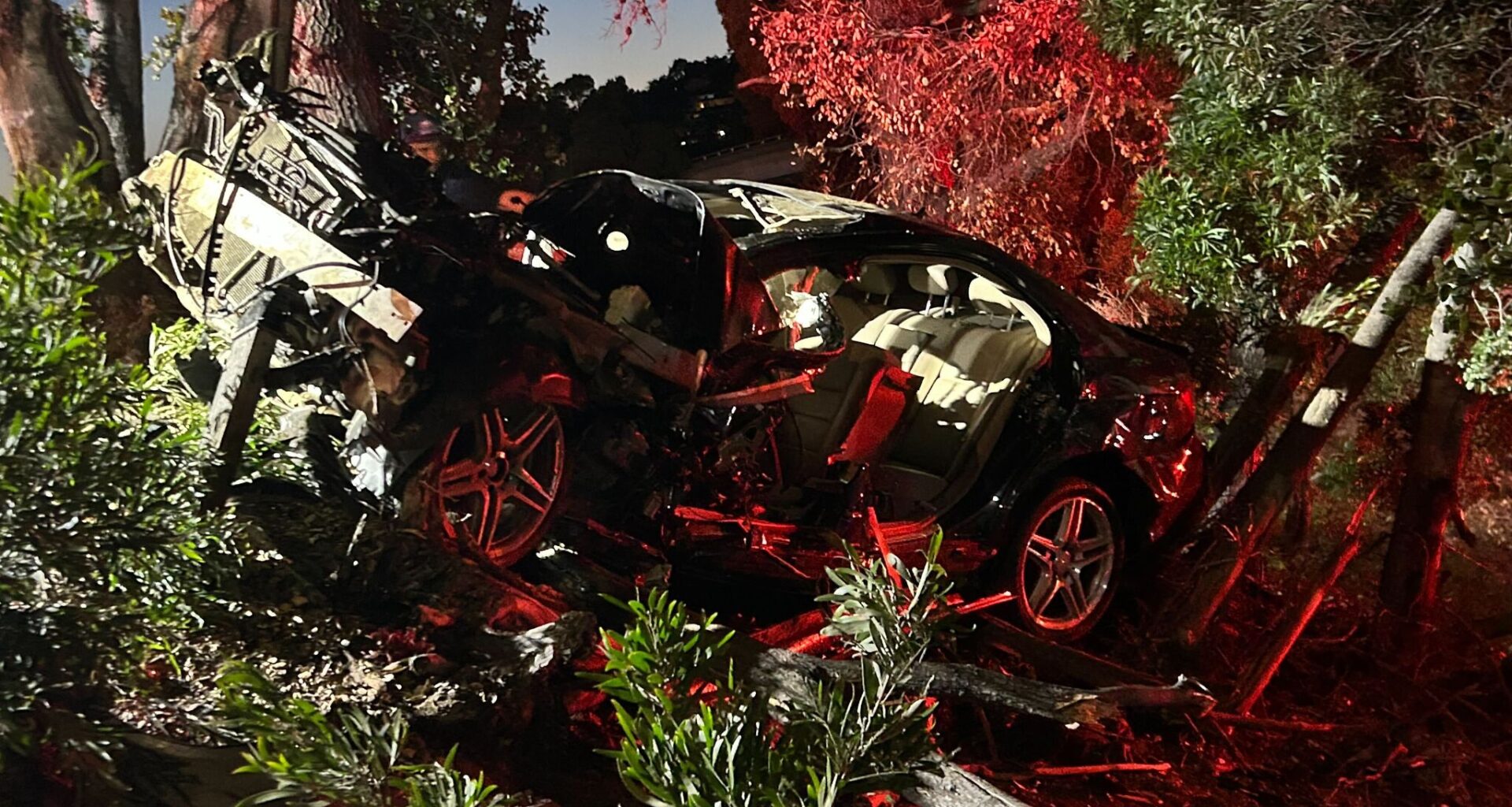 Driver allegedly going 100-plus mph crashes in Oakland Hills