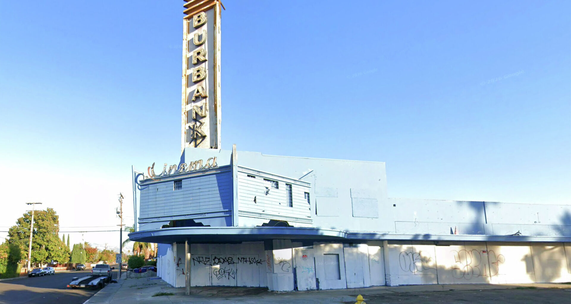 100 minors busted at abandoned Bay Area theater party