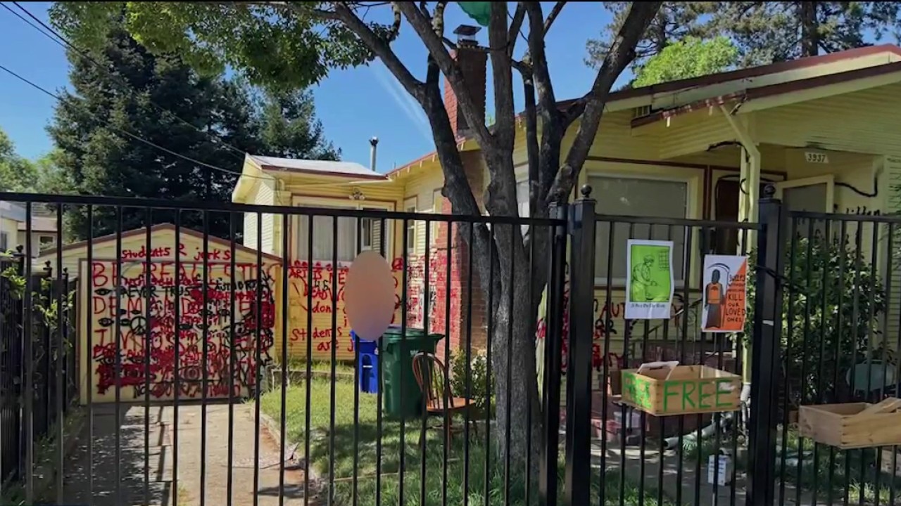 East Oakland neighbors outraged after new homeowners cover house in graffiti