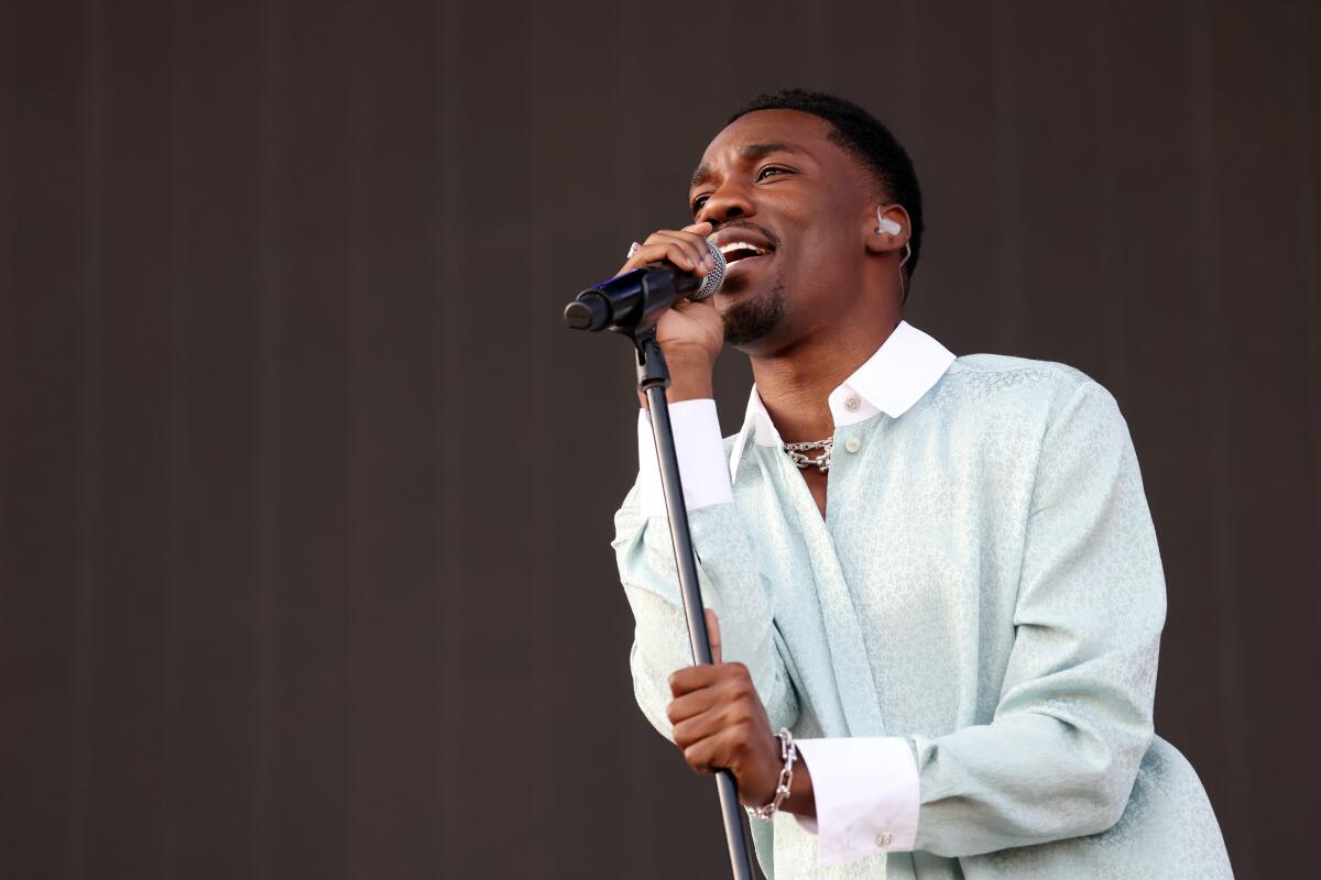 Giveon performing at Coachella on Saturday, April 16, 2022 in Indio, CA. 