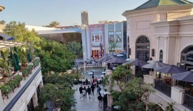 Open-Air Malls Lead Retail Megadeals In Los Angeles
