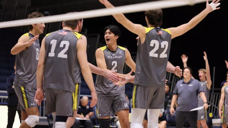 Tritons Take Down No. 2 Hawai’i