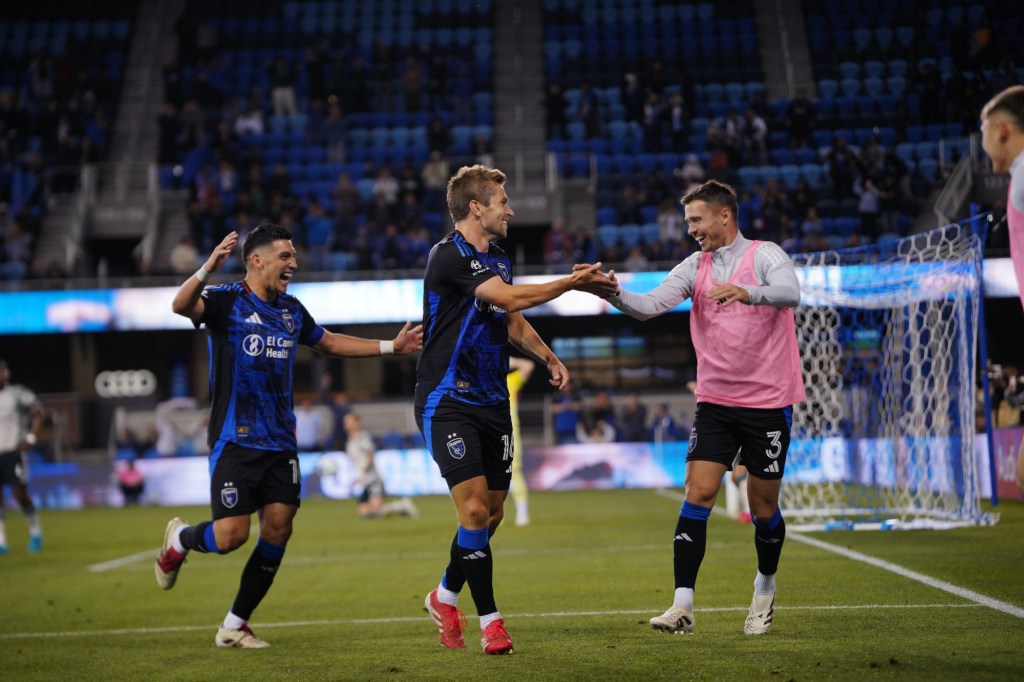 San Jose Earthquakes stay hot, rally to defeat Sporting Kansas City