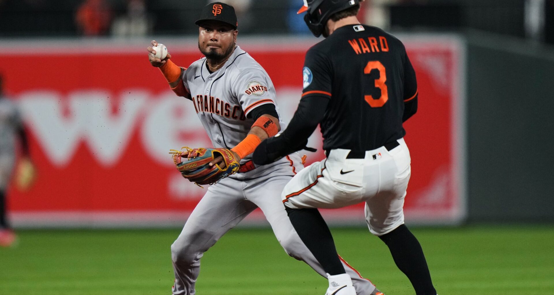 Giants’ Luis Arraez out of lineup day after getting kicked in his hand