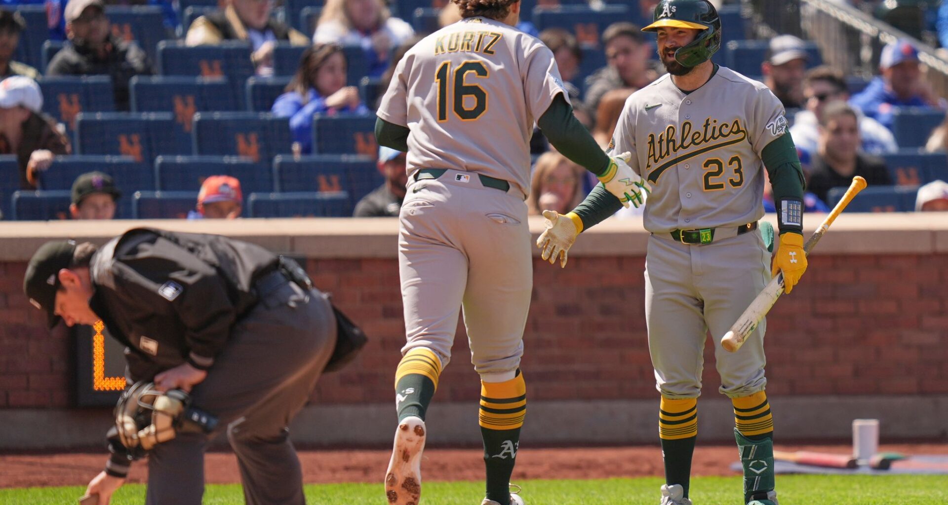 Kurtz hits his first homer of the season and the Athletics sweep the slumping Mets, 1-0
