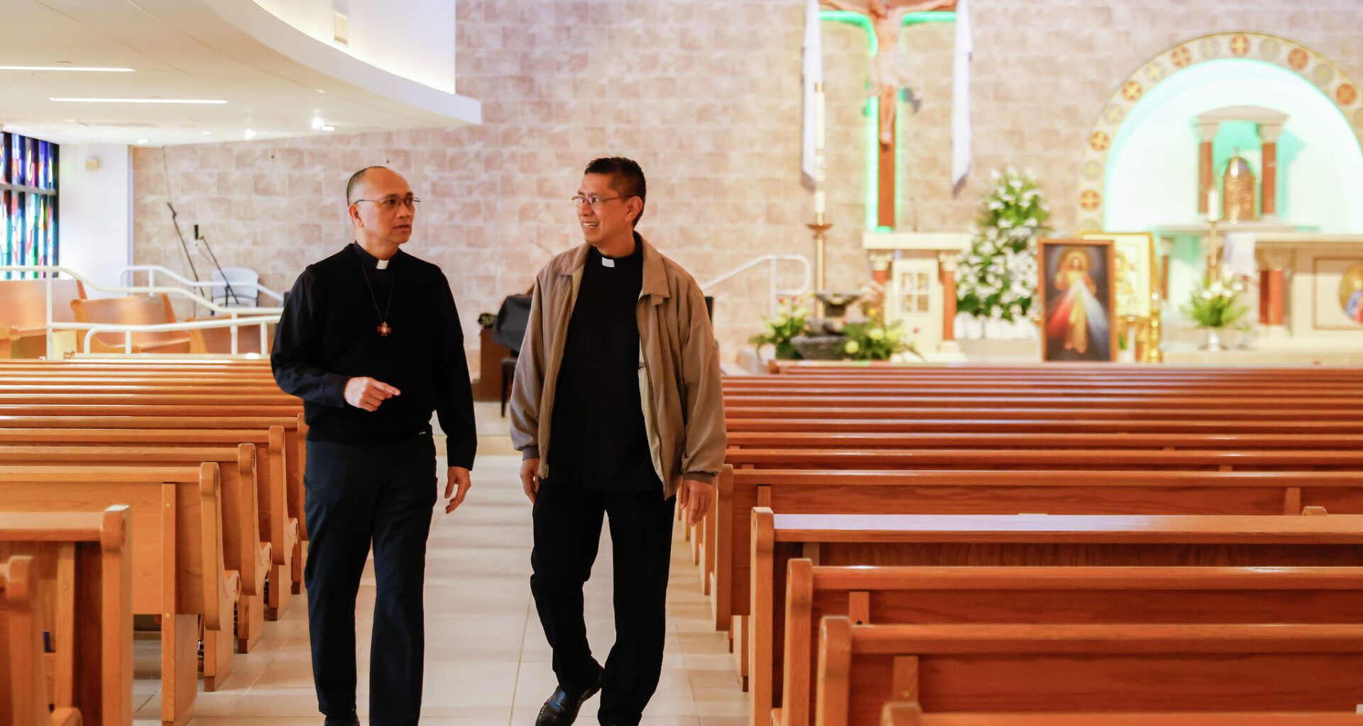 Amid a kidney shortage, one Bay Area priest donates to another