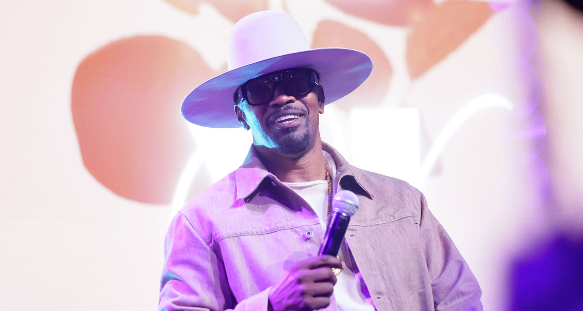 Jamie Foxx returns to Bay Area theater that launched his career