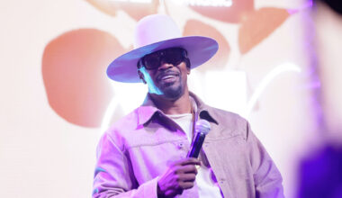 Jamie Foxx returns to Bay Area theater that launched his career